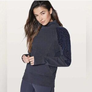 VERY UNIQUE Lululemon Navy Scuba Pullover Velvet Detail 6